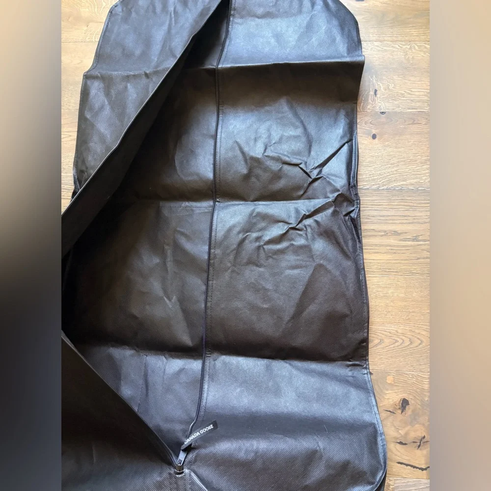 Canada Goose Travel Garment Bag With Logo Adjustable Straps / Warranty Card
